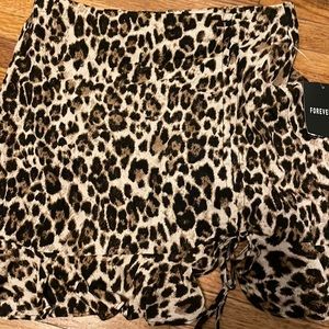 Forever 21 Leopard skirt never worn
